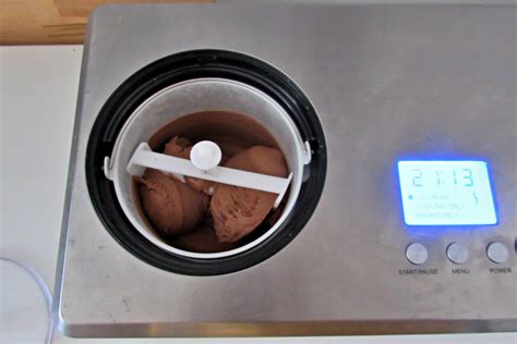 Gelatiera in funzione