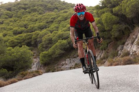 Ciclista in allenamento
