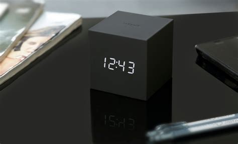 Orologio Cube Click Clock di Gingko Design