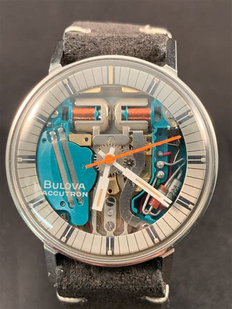 Orologio Bulova Accutron con diapason visibile