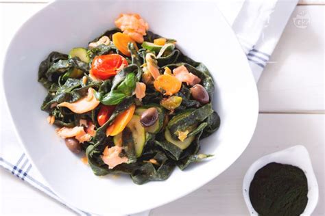 Confezione di pasta alla spirulina