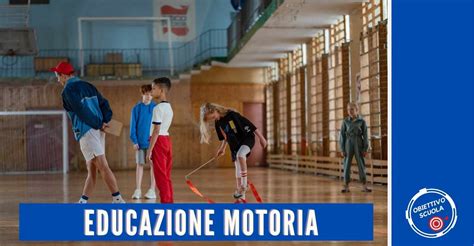 Studenti di scienze motorie durante una lezione pratica