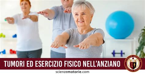 Anziano che fa esercizio fisico con supporto di integratori