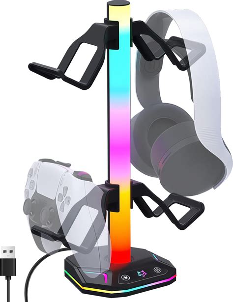 giocatore di e-sport con cuffie e controller