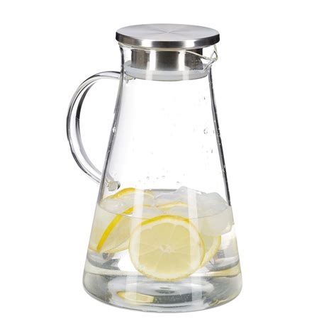 Caraffa con acqua aromatizzata
