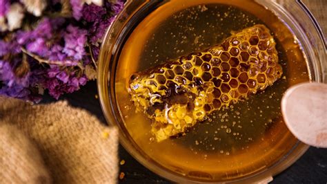 Propoli e i suoi benefici per la pelle