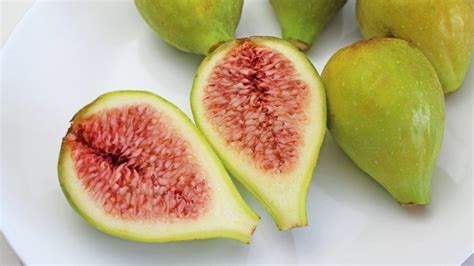 Immagine di fichi freschi e secchi