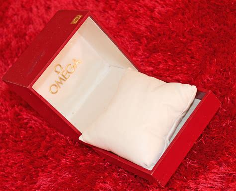 Scatola Omega vintage con logo