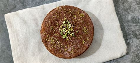 ciotola con ingredienti per torta proteica